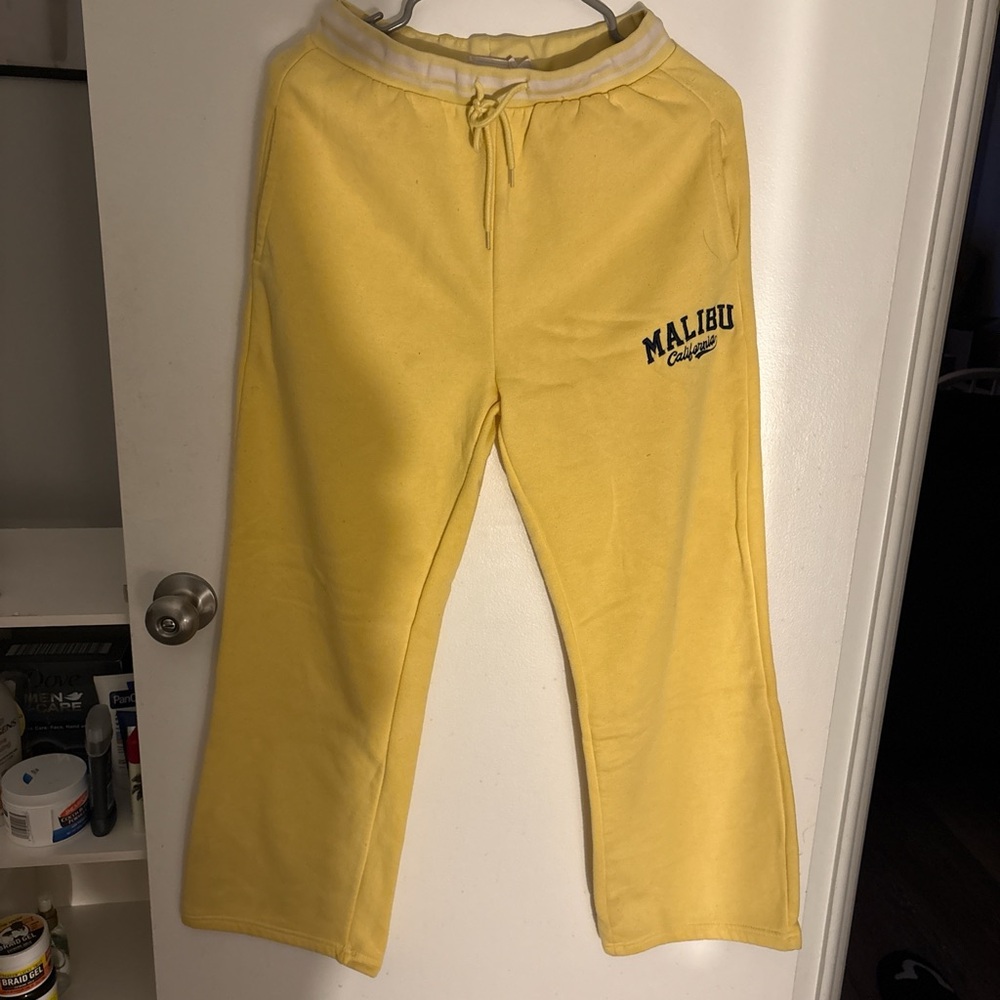 Yellow Malibu California Sweatshirt & SweatPants - Picture 3 of 3